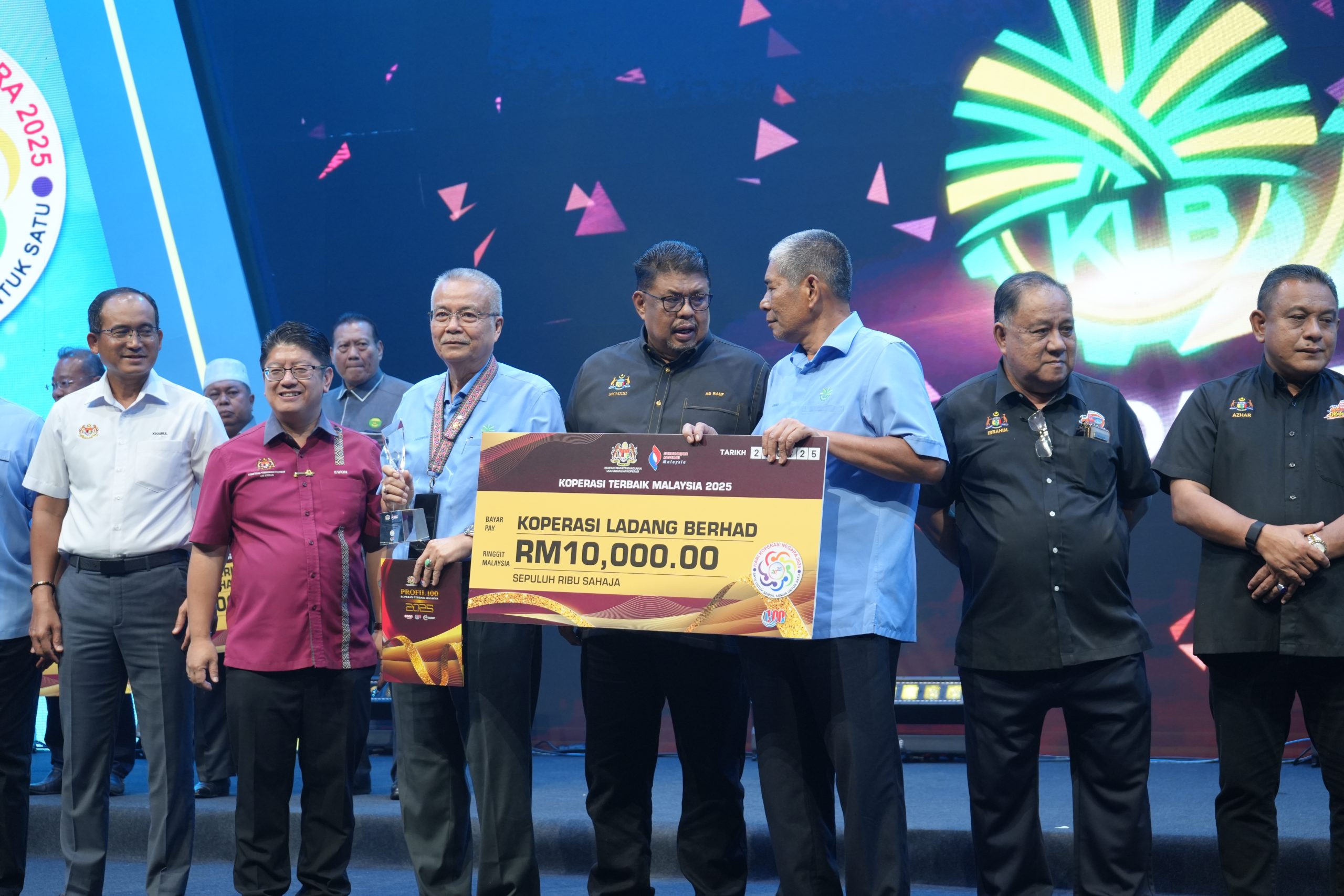 https://koperasi-ladang.com/wp-content/uploads/2025/07/DSC05163-scaled.jpg