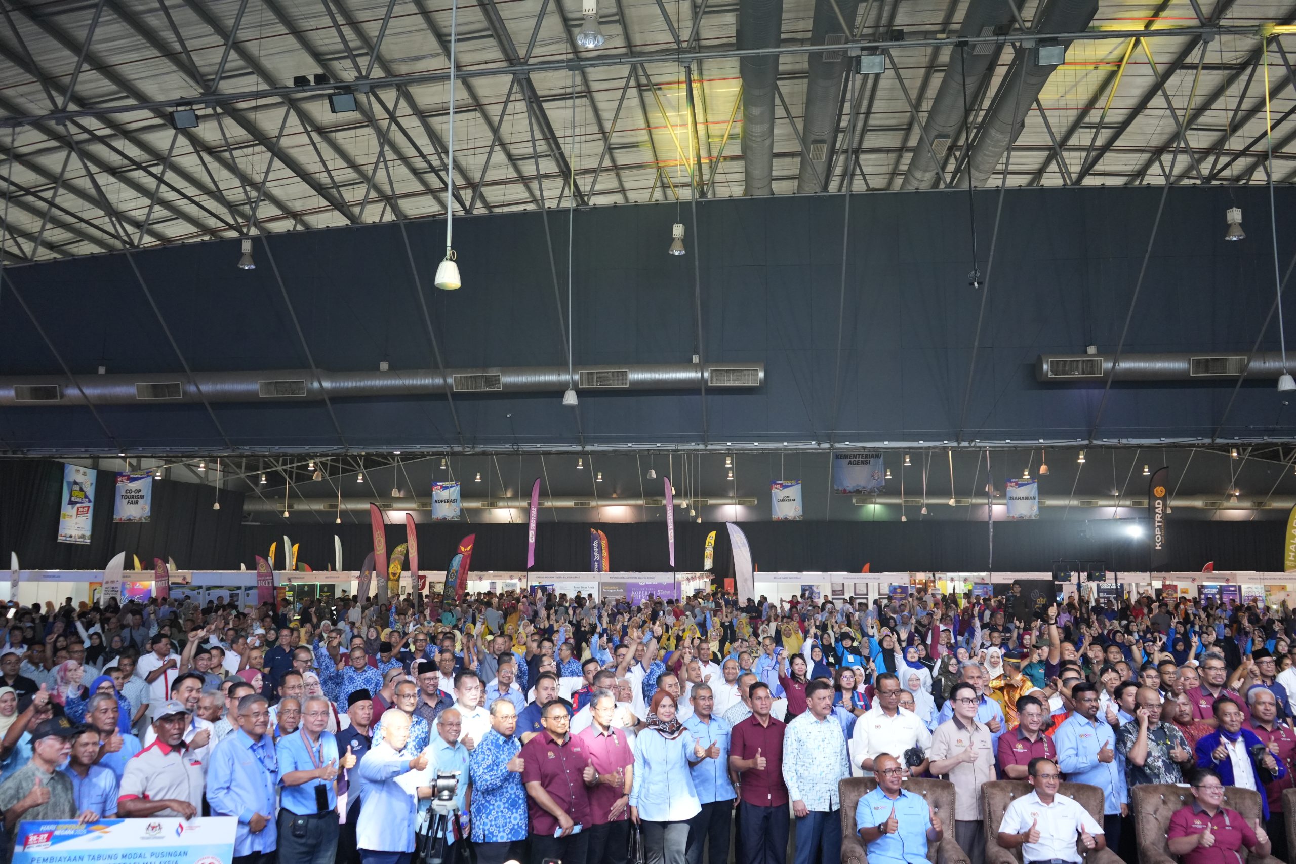 https://koperasi-ladang.com/wp-content/uploads/2025/07/DSC05233-scaled.jpg